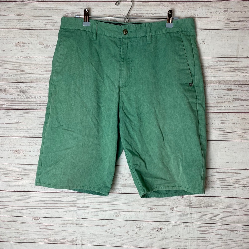 Men’s Volcom shorts